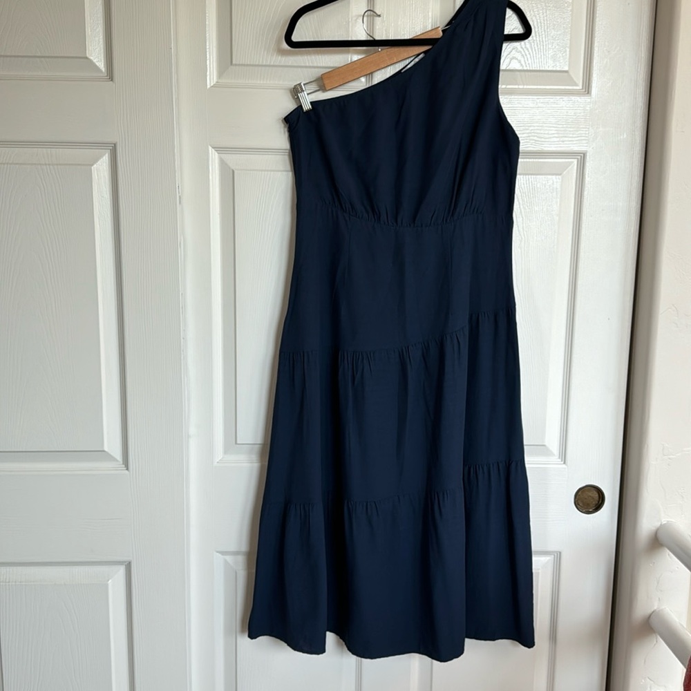 Elegant Navy One-Shoulder Dress